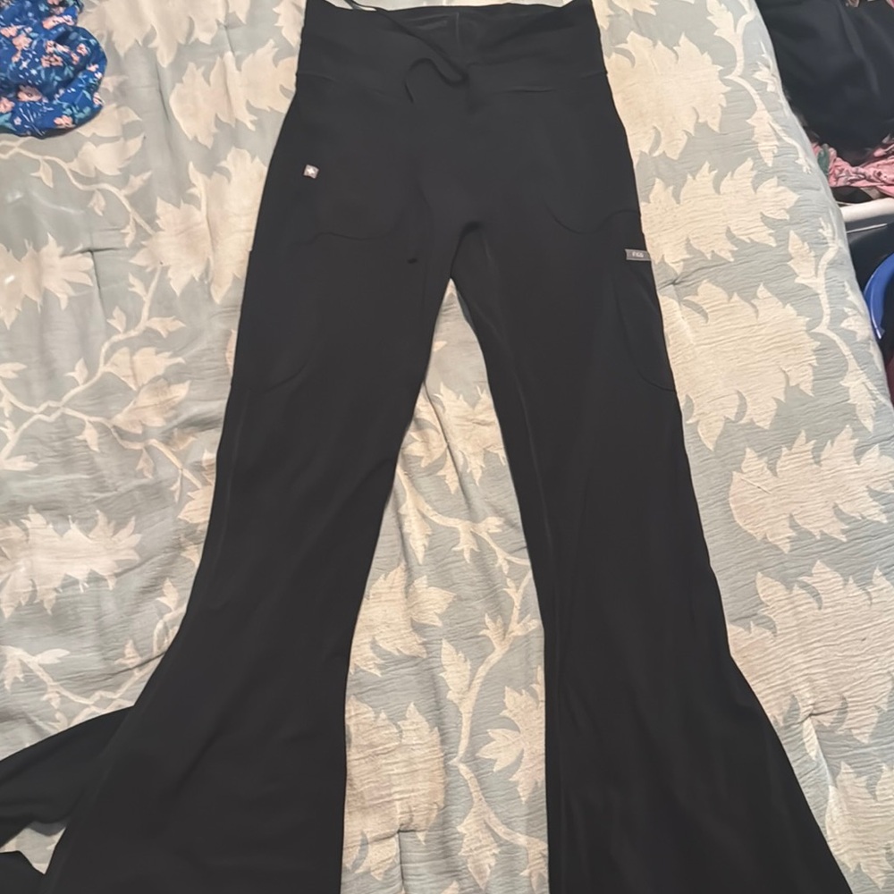 Black Flare Pants with High Waist and Textured Fabric